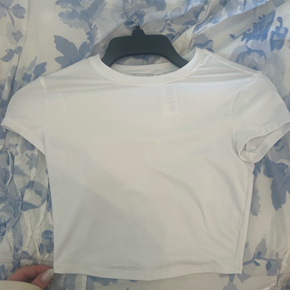 ALO Yoga White Fitted Crop T-Shirt